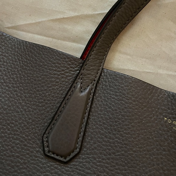 Tory Burch Perry Tote & Wristlet - Excellent condition - Picture 10 of 11